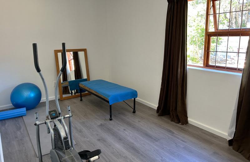 5 Bedroom Property for Sale in Capri Western Cape